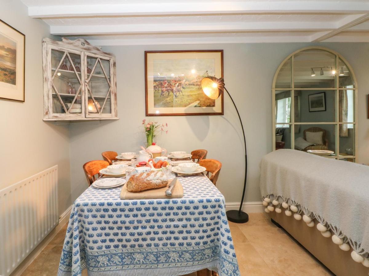 Villa The Blue House à Malpas  Extérieur photo
